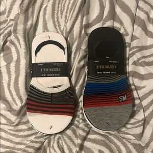 Bundle of Steve Madden Men's Sneaker Socks - White and Gray